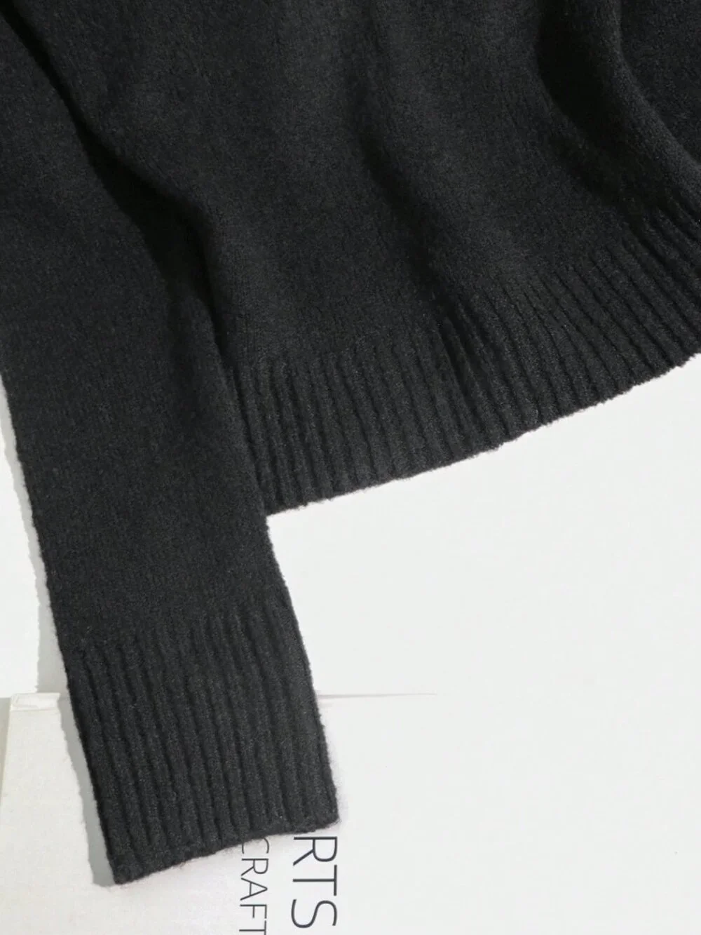 Black Party Women's Contrast Faux Fur Rib-Knit Slim Fit Round Neck Pullover